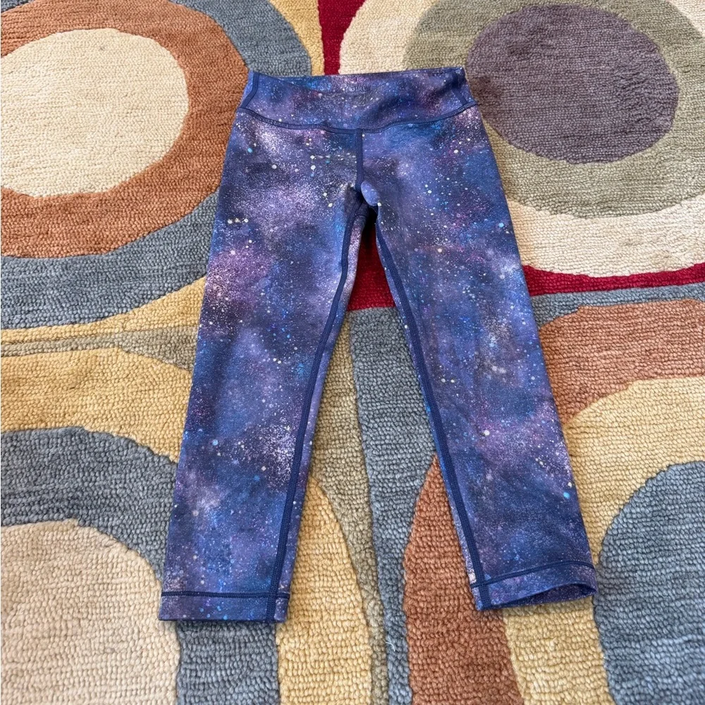 Athleta Girl Printed Chit Chat Capri Leggings Galaxy Pattern Girls Kids Size S/7